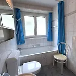Apollo 50 Apartment *