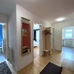 Apollo 50 Apartment *